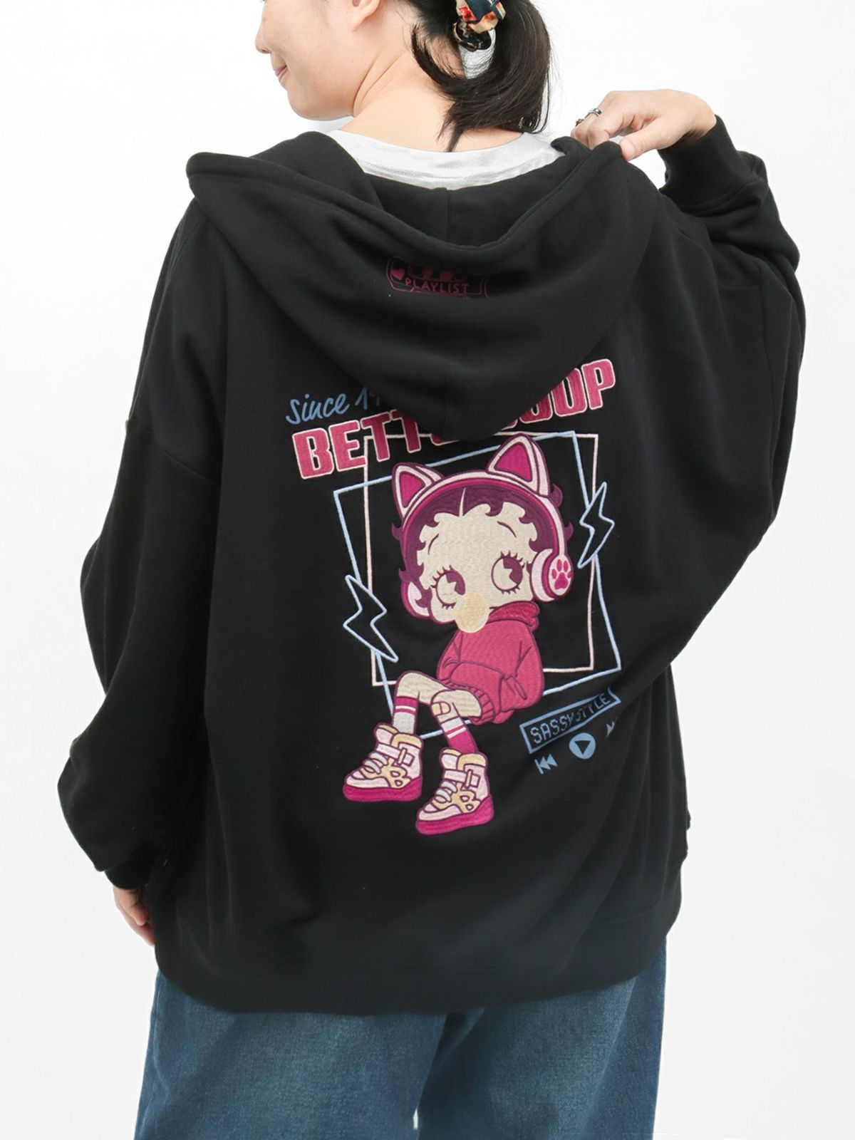 【BETTY BOOP】“TOXIC BETTY”刺繍入りZIPパーカー〔別注：web限定カラー〕