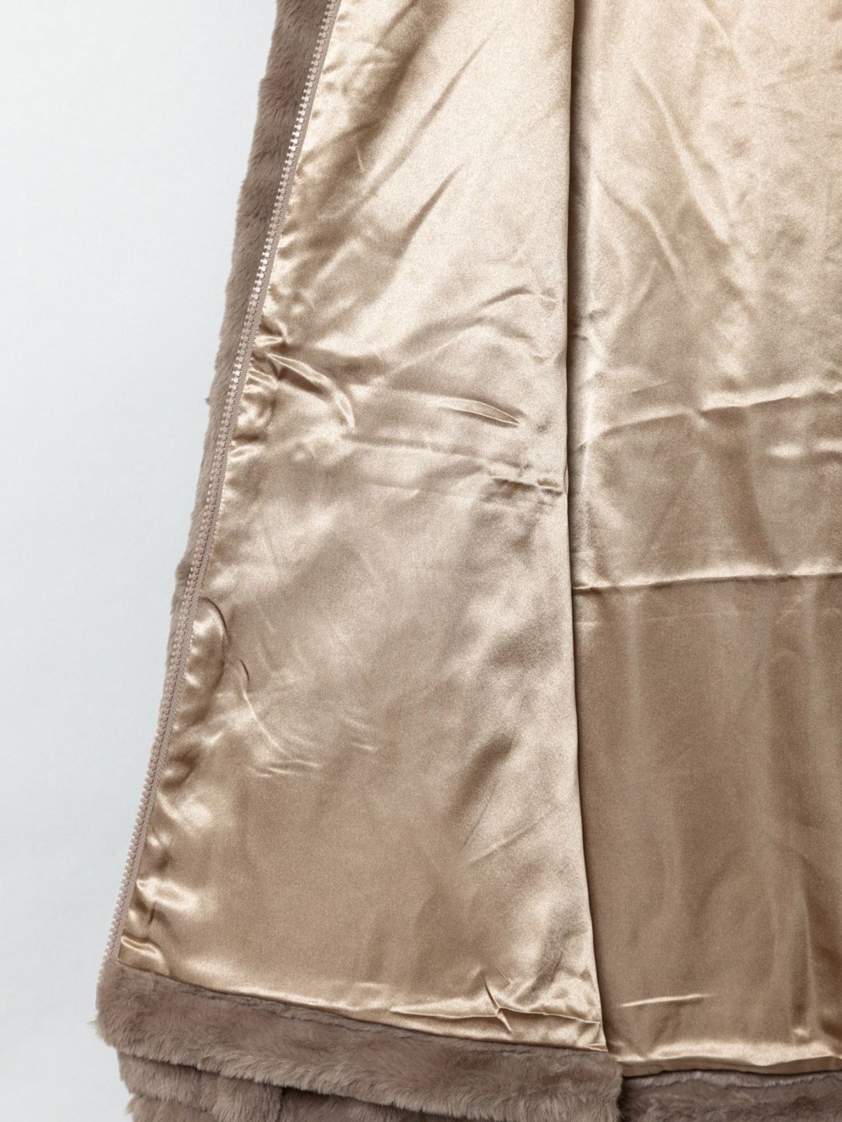 【LiN】“Lamy & Earl雨上がりの午後”フェイクファーZIPパーカー