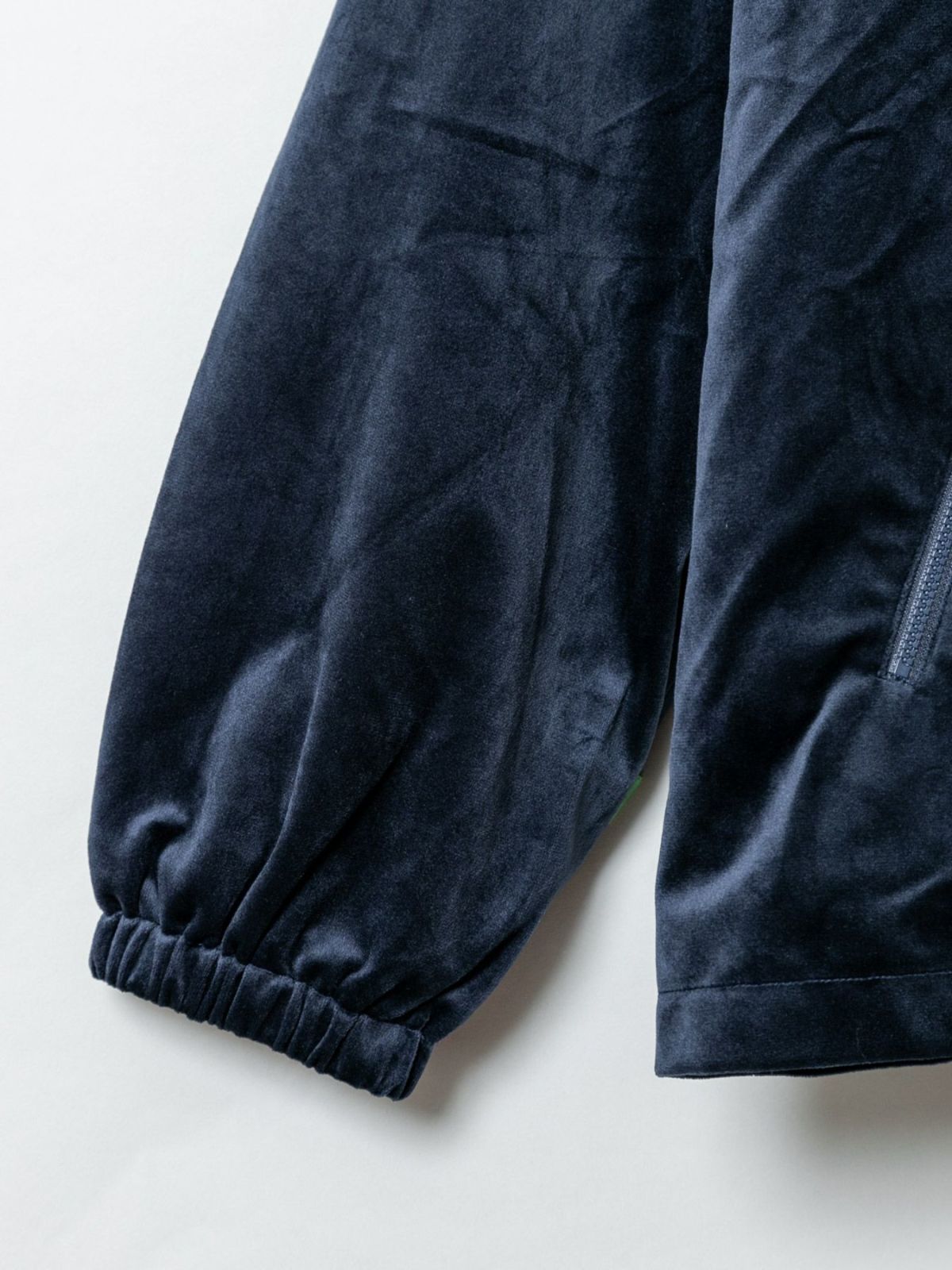 【今昔 -KON-JAKU-】“花のおくりもの”刺繍入りベロアフードJKT