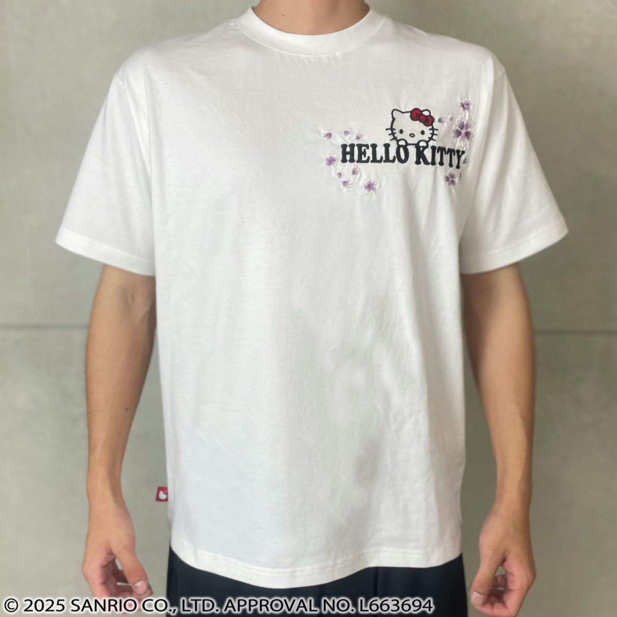 【絡繰魂×HELLO KITTY】“さくらとキティ”刺繍入りTシャツ