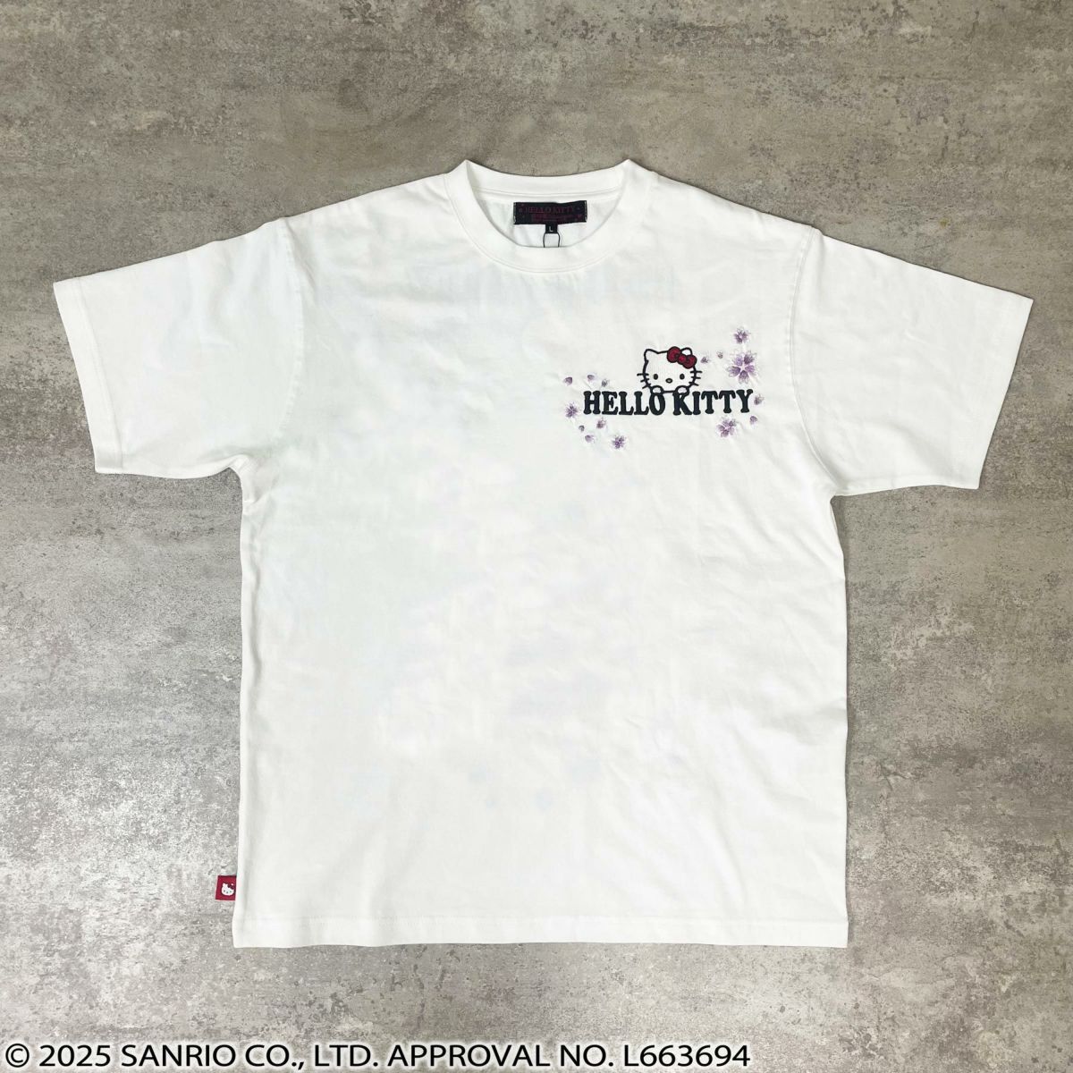 【絡繰魂×HELLO KITTY】“さくらとキティ”刺繍入りTシャツ