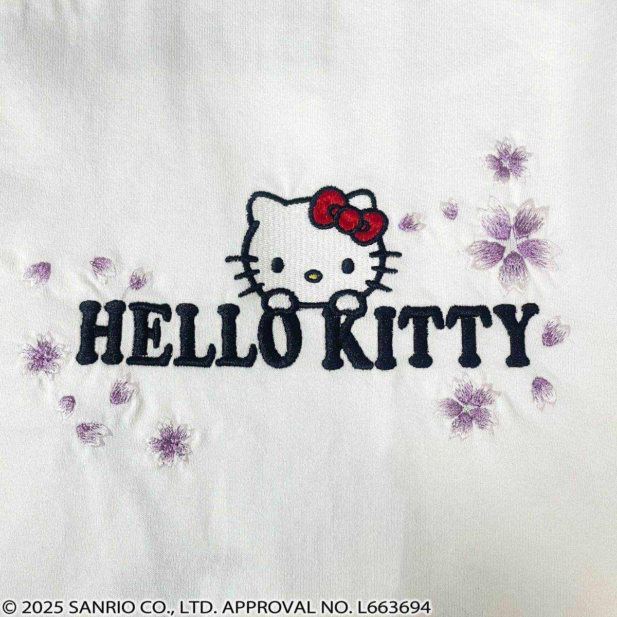【絡繰魂×HELLO KITTY】“さくらとキティ”刺繍入りTシャツ