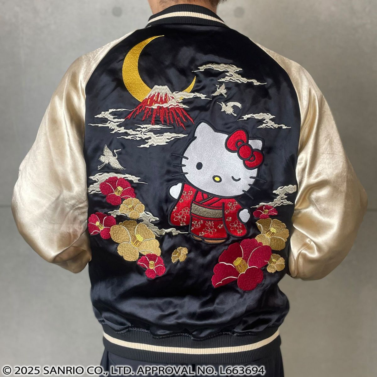 【絡繰魂×HELLO KITTY】“NIPPON RETORO”総刺繍リバーシブルスカジャン