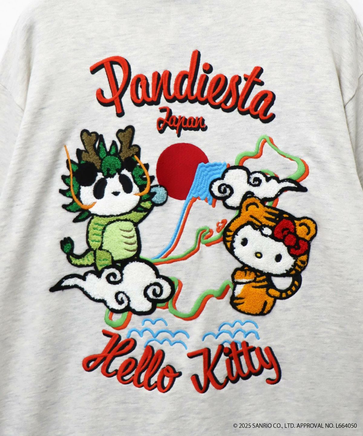 【Hello Kitty×PANDIESTA JAPAN】“なりきり龍虎”刺繍入りZIPパーカー