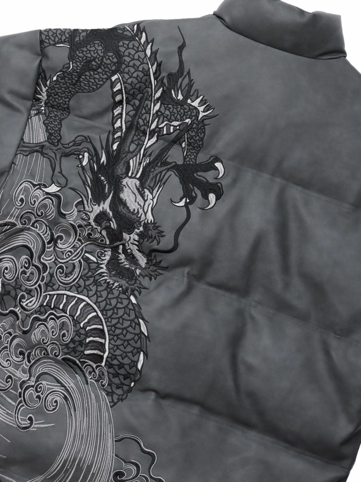  【絡繰魂・粋】“龍神降臨”総刺繍フェイクレザー中綿ブルゾン