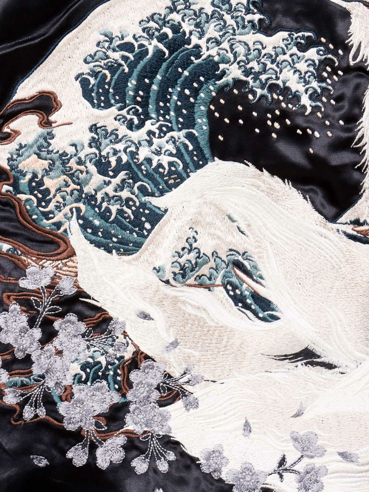 【絡繰魂・粋】“三日月に九尾”総刺リバーシブルスカジャン