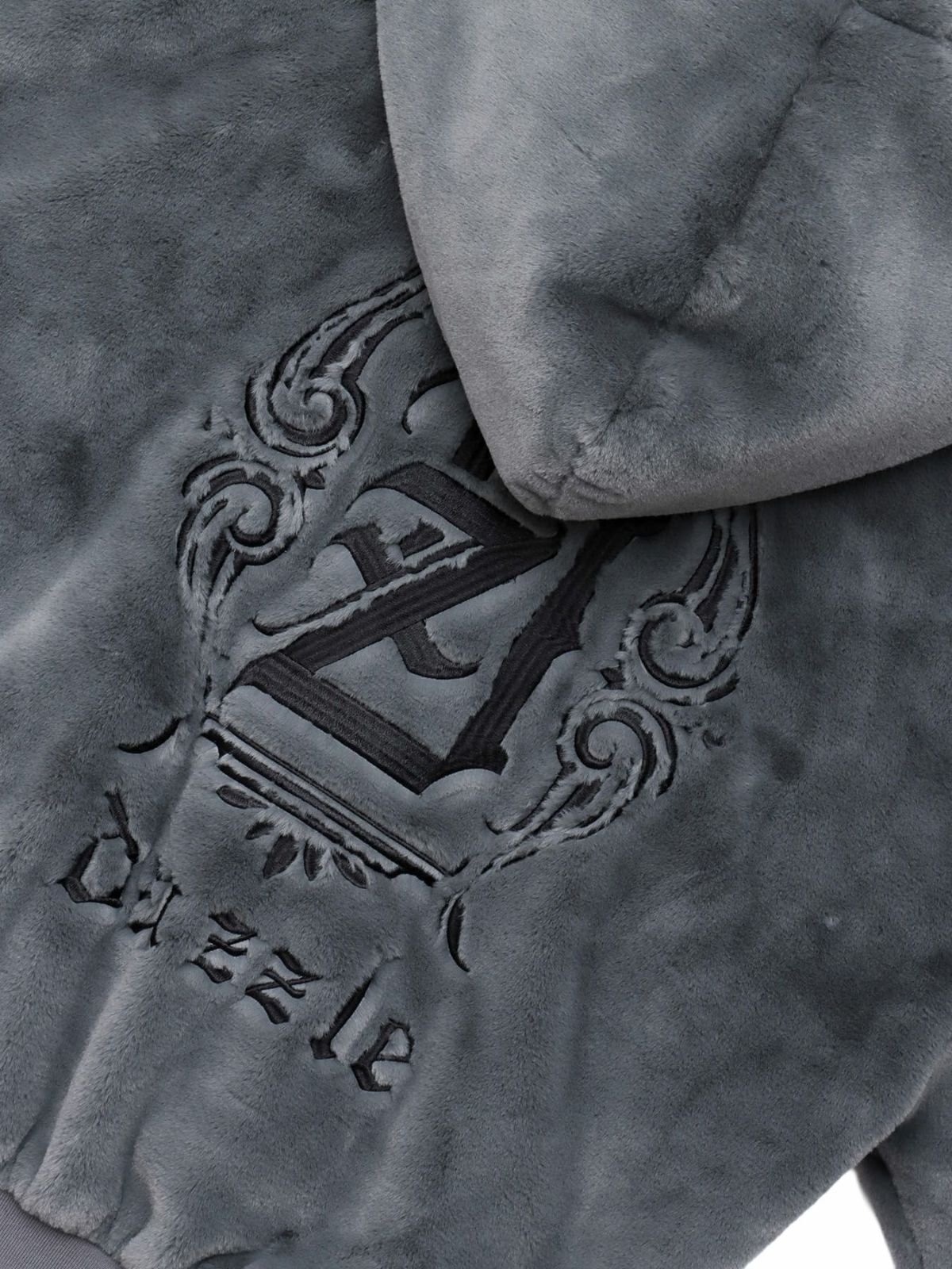 【DAZZLE】刺繍入りロゴファーブルゾン