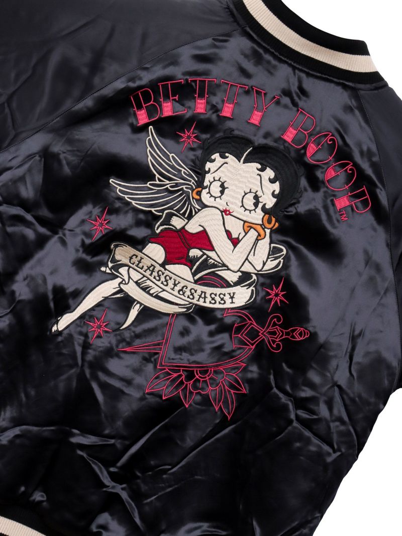 【BETTY BOOP】“黒猫&白猫ベイビーベティ”刺繍入りリバーシブルファースカジャン〔別注〕