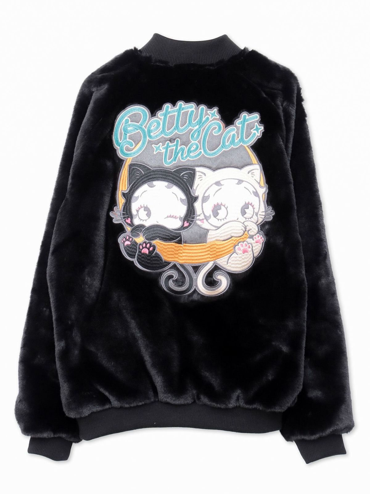 【BETTY BOOP】“黒猫&白猫ベイビーベティ”刺繍入りリバーシブルファースカジャン〔別注〕