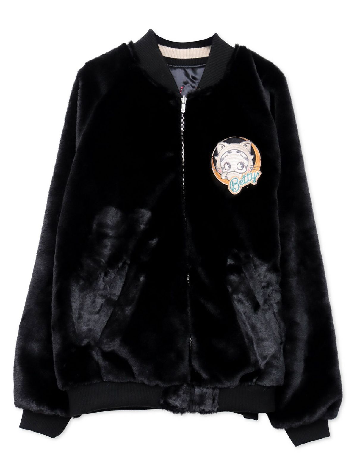 【BETTY BOOP】“黒猫&白猫ベイビーベティ”刺繍入りリバーシブルファースカジャン〔別注〕