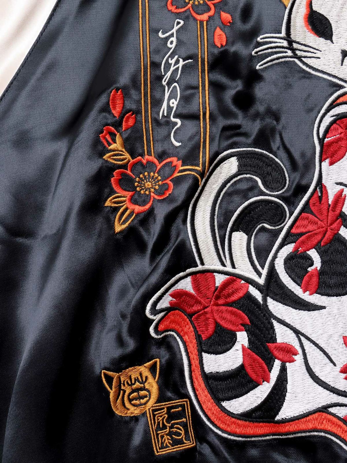 【SUMINEKO】“花魁猫／桜猫”総刺繍リバーシブルスカジャン