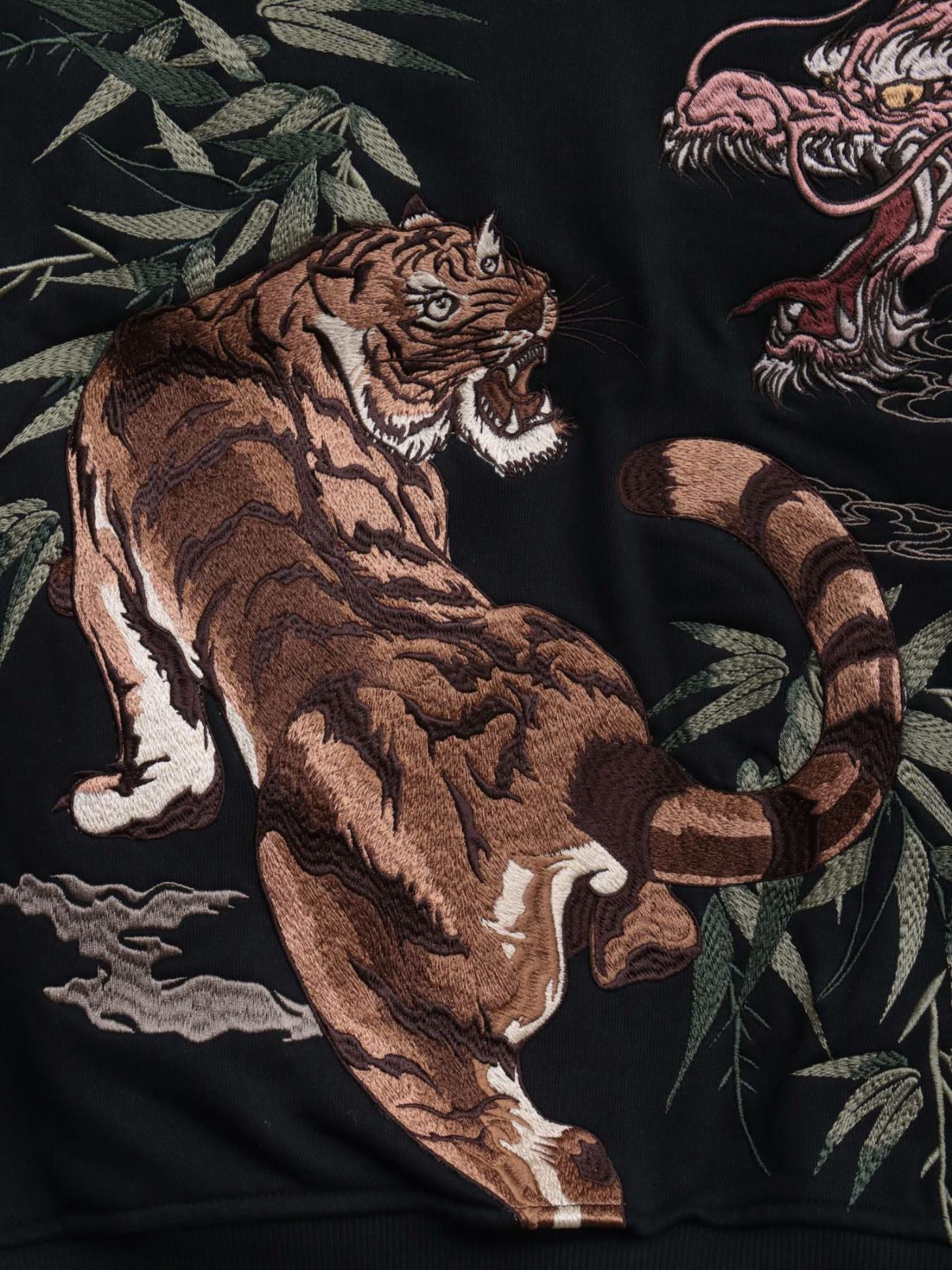 【絡繰魂・粋】“龍虎”総刺繍ZIPパーカー