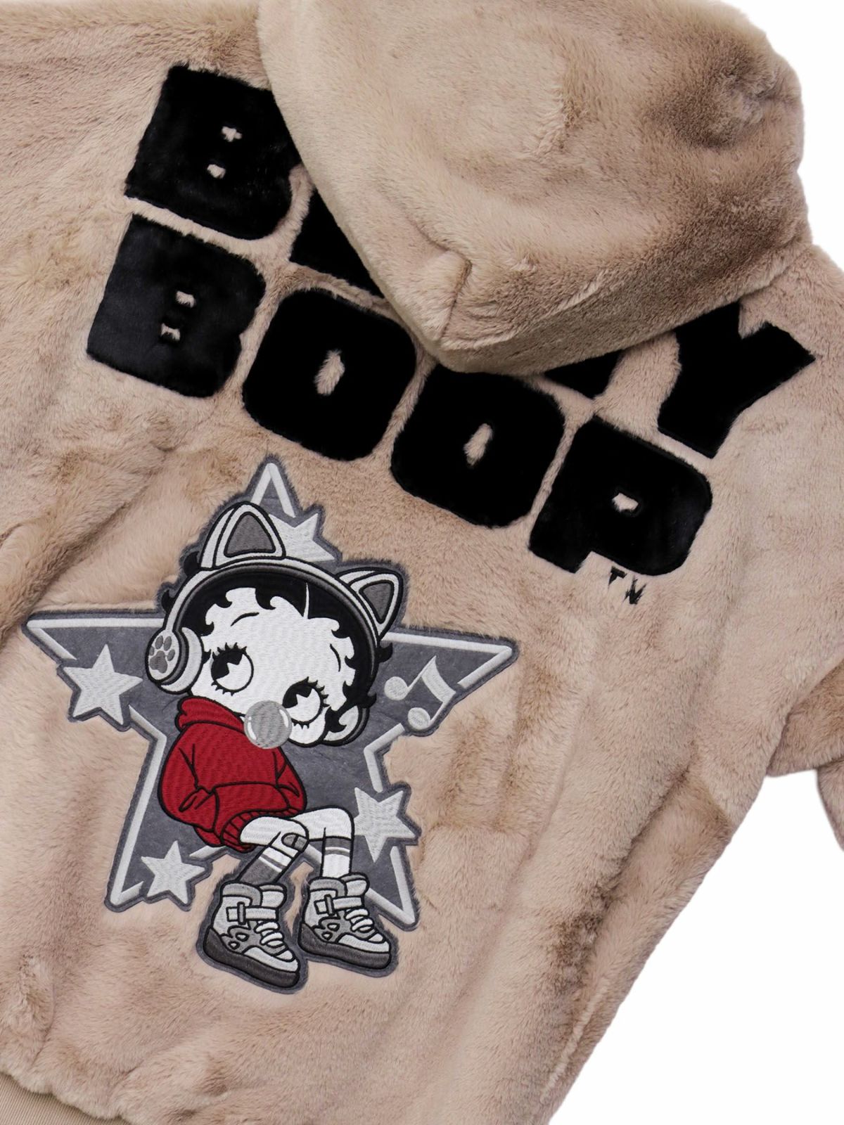 【BETTY BOOP】“TOXIC BETTY”刺繍入りファーパーカー〔別注〕
