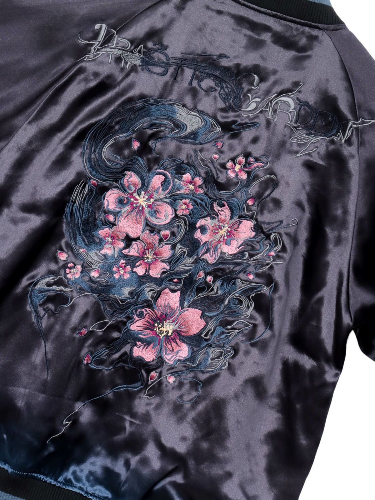 【DRASTIC GARDEN】“煙ノ桜”刺繍入りリバーシブルスカジャン
