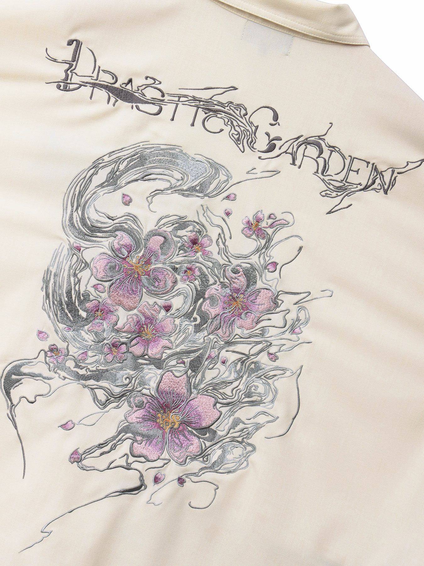 ＜春の予約会＞【DRASTIC GARDEN】“煙ノ桜”刺繡入り変形シャツ